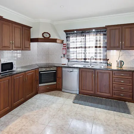 Вилла Vivenda Do Monte