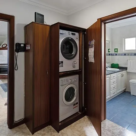 Вилла Vivenda Do Monte *